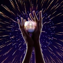 Shiseido Vital Perfection Holiday Kit Cofanetto Trattamento Viso - Cura Antietà Completa -Negozio al dettaglio [ Aveda] 2022 Shiseido Cofanetti Vital Perfection Holiday Kit 3